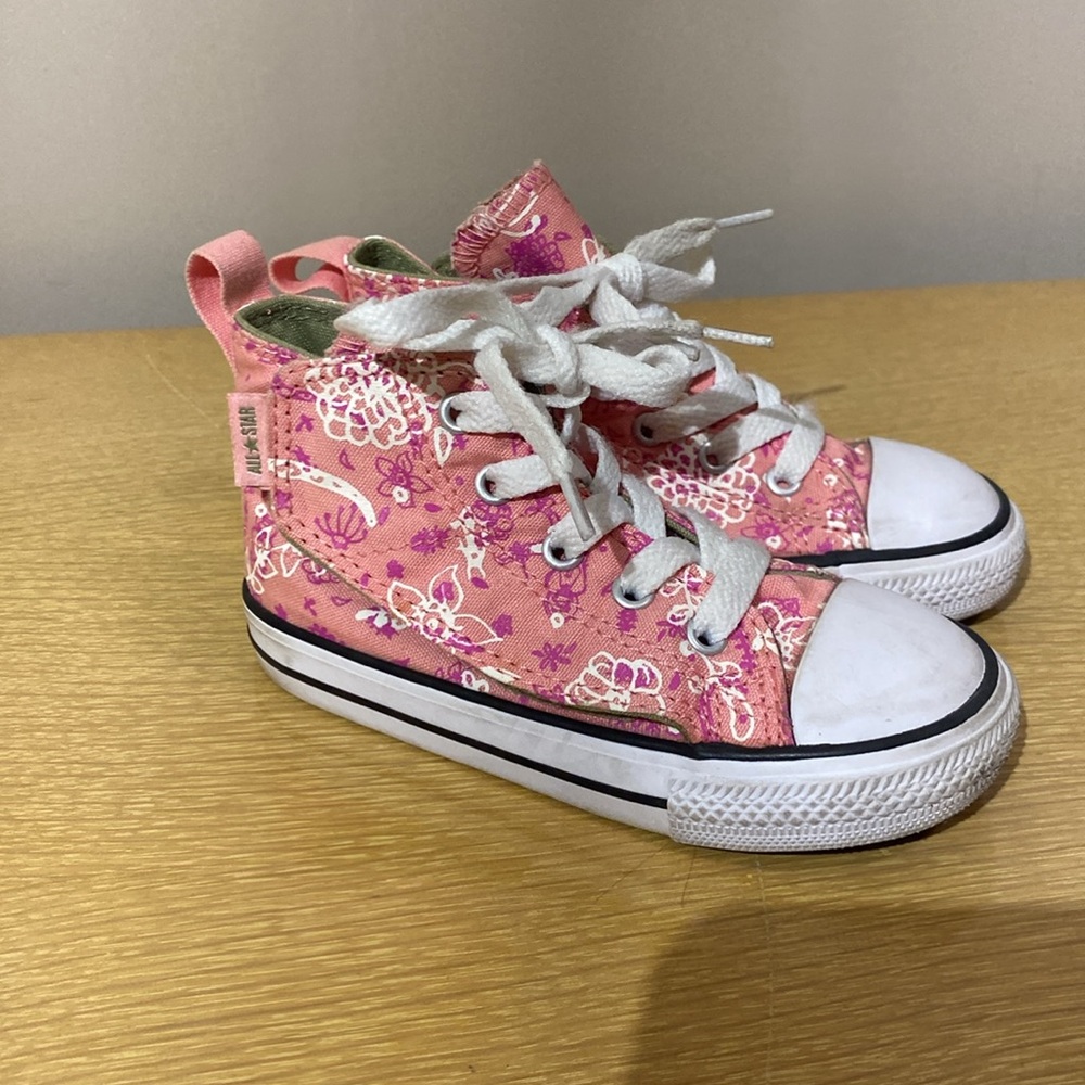Kids floral pink Chuck Taylor, Velcro sides, size 8